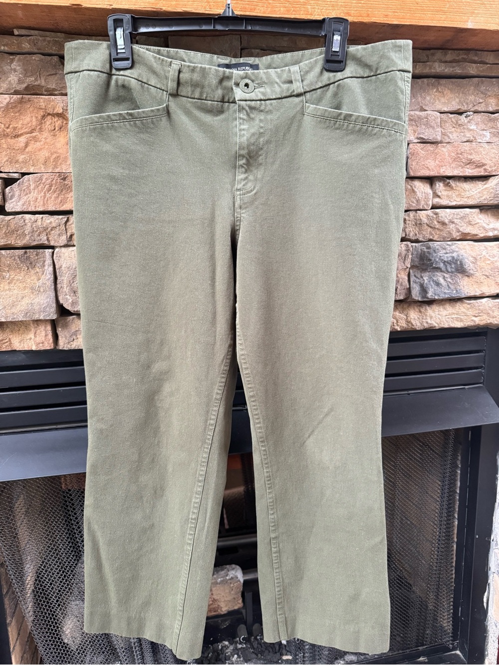 Banana Republic Olive Green Straight Leg Cropped Chinos Pants